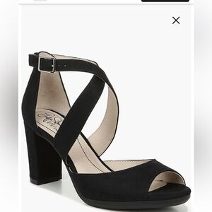 LIFE STRIDE.NIB.AllisonWomen’s Black Crisscross Straps.Cushioned. Block …